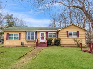 11 Aspen Rd, Mastic Beach, NY 11951