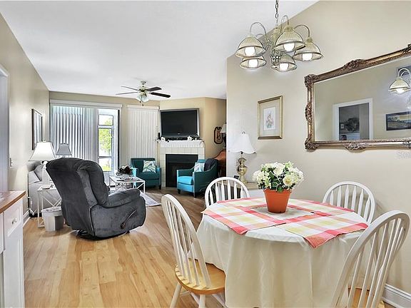 5th image of 101 Laurel Cove Way
