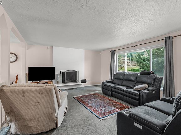 3rd image of 1829 SW 17th St