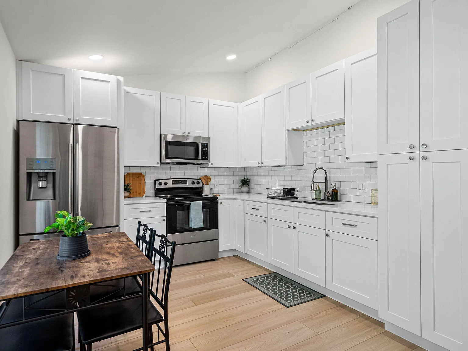 4 bed, 2.0 bath, 2000 sqft, $905 — Photo 4