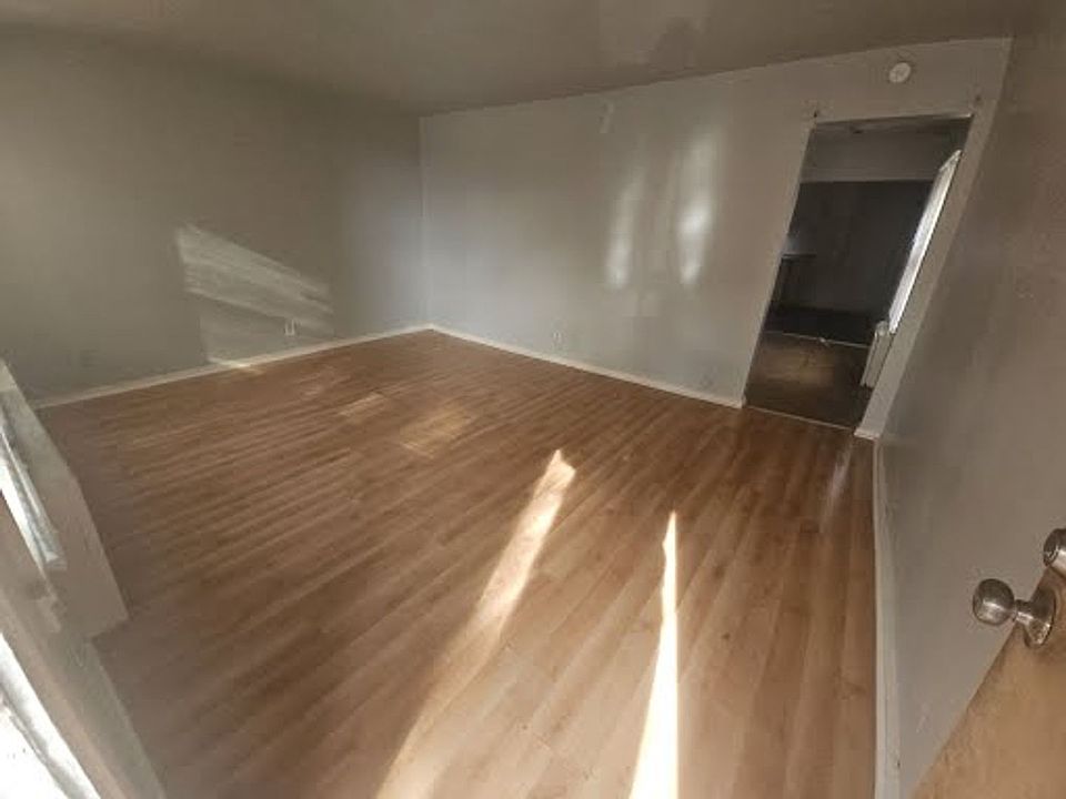 2nd image of 508 W Maple St #1
