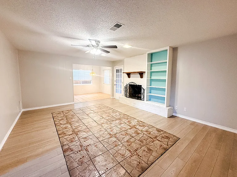 2605 Cambridge St — Photo 5