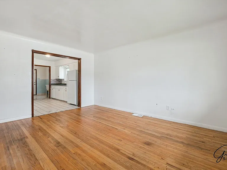 22843 Lambrecht Ave — Photo 5