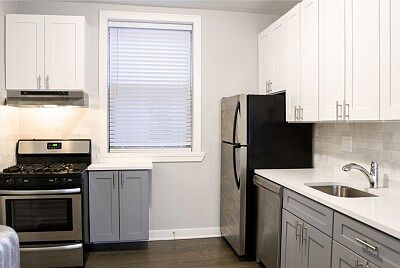 2nd image of 5061 One E Damen Ave N #1E