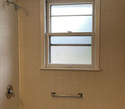 4th image of 2901 Elisha Ave #D