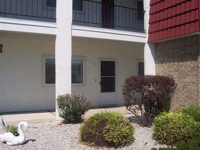 1st image of 205 Kennely Unit 5