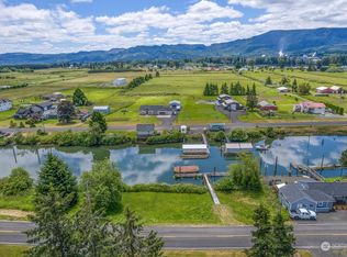 157 N Welcome Slough Rd, Cathlamet, WA 98612