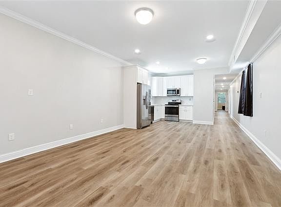 2nd image of 3210 Jackson Ave