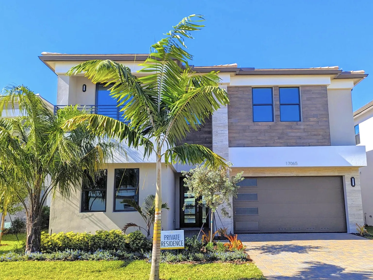 5 bed, 7.0 bath, 4609 sqft, $16,000 — Photo 1