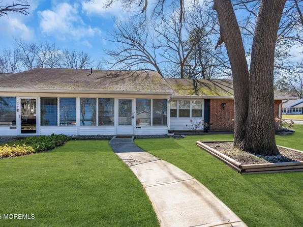 465D Thornbury Court, Lakewood, NJ 08701