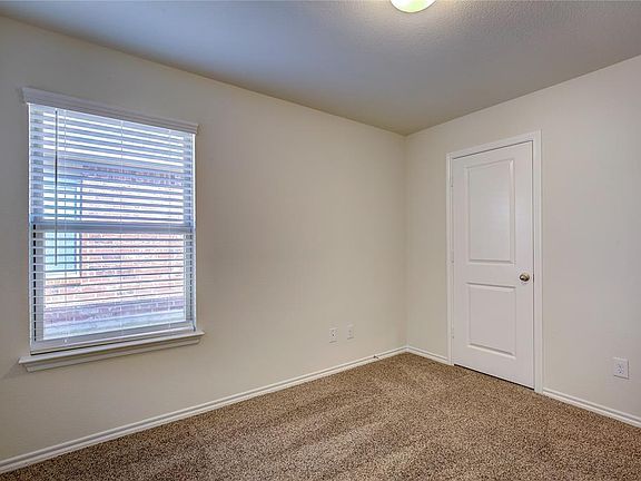 5th image of 805 Costlow Ln