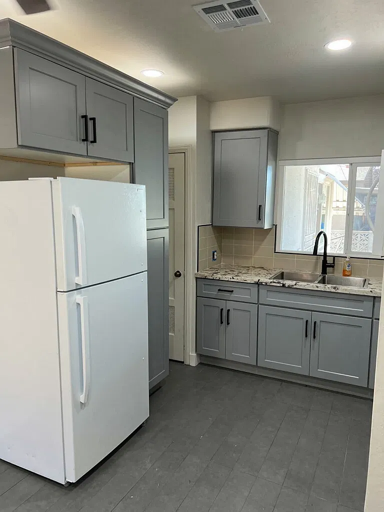 623 W Hedges Ave — Photo 3