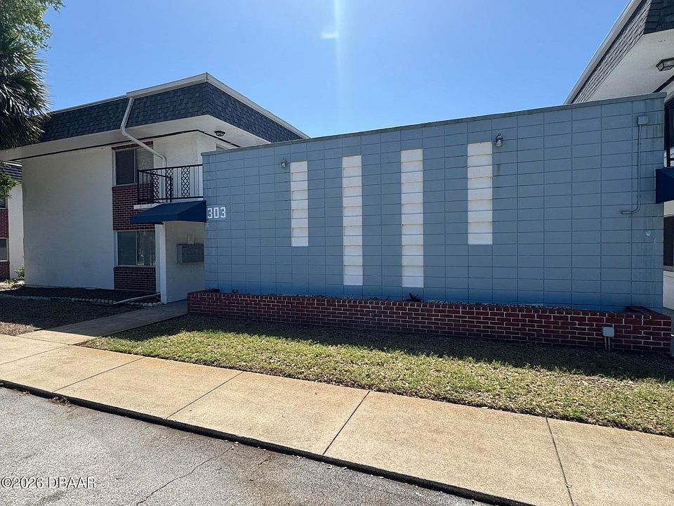 1st image of 303 Ridge Blvd APT 207