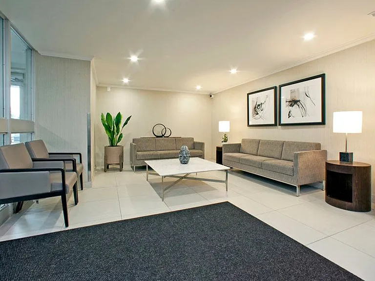 15 Brookbanks Dr — Photo 11