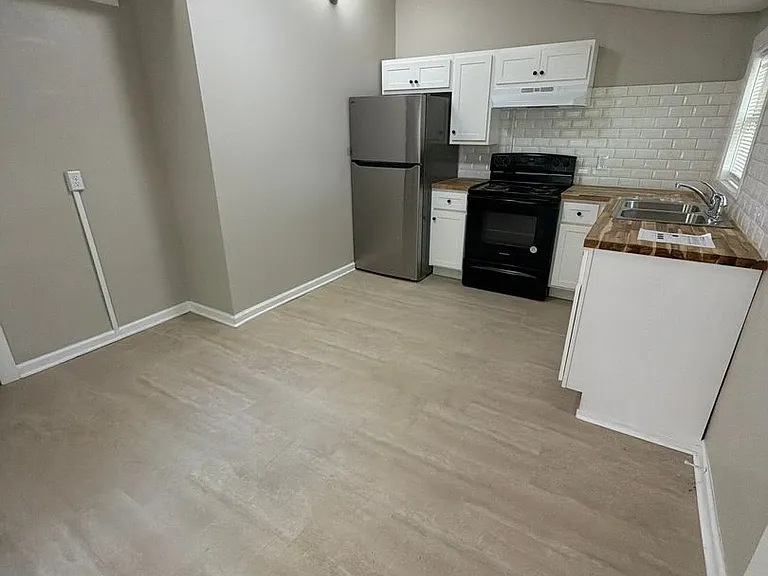 2725 Solway Ave — Photo 3