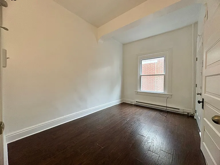 534 W Market Street — Photo 22