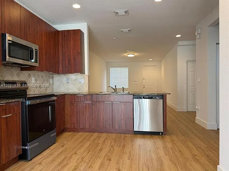 14958 SW 41st Ln #Townhouse 14958 — Photo 6