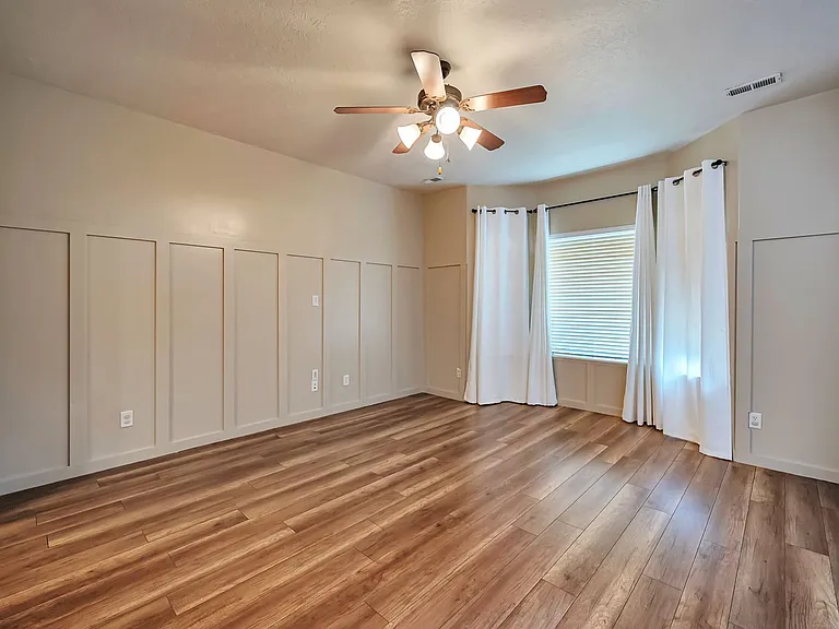 2409 W Adelaide Dr — Photo 13