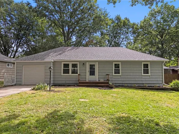 9255 Hardy St, Overland Park, KS 66212