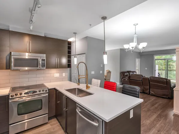 14358 60th Ave #411, Surrey, BC V3X 0G3