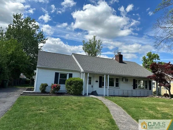 18 Lahiere Ave, Edison, NJ 08817