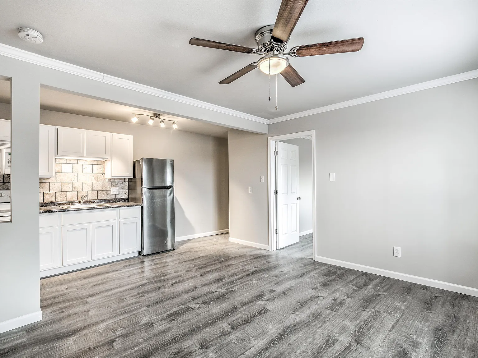 3398 High Ridge Blvd - 8 — Photo 2