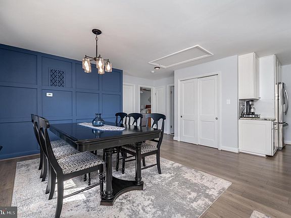 4th image of 902 Hillcrest Rd