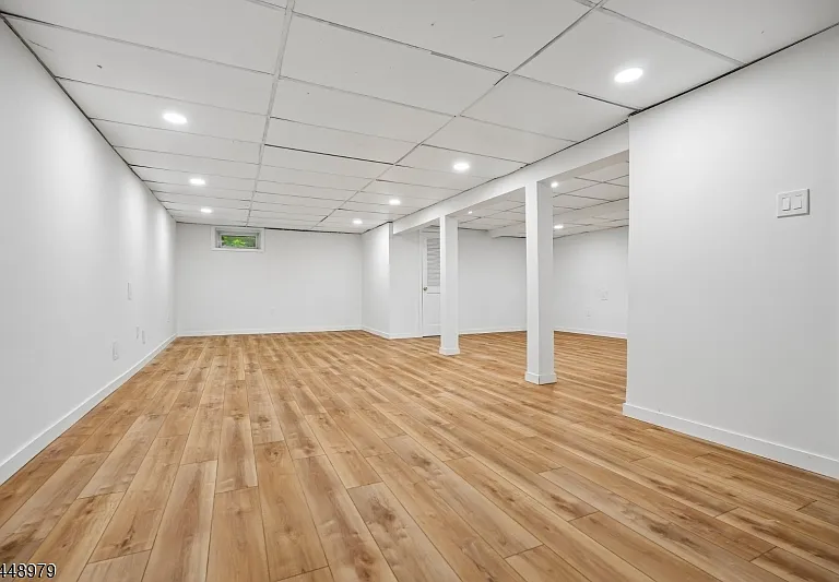 54 Canterbury Dr — Photo 26