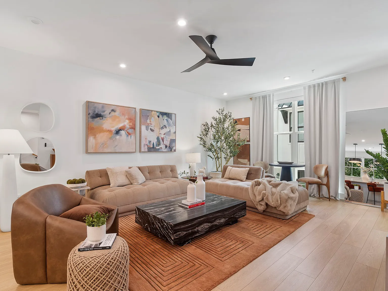 3 bed, 3.5 bath, 2000 sqft, $4,250 — Photo 3