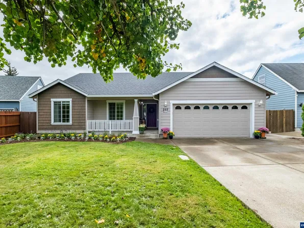 257 Whispering Pines Loop SE, Salem, OR 97317