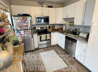 2317 W 9th St #3, Duluth, MN 55806