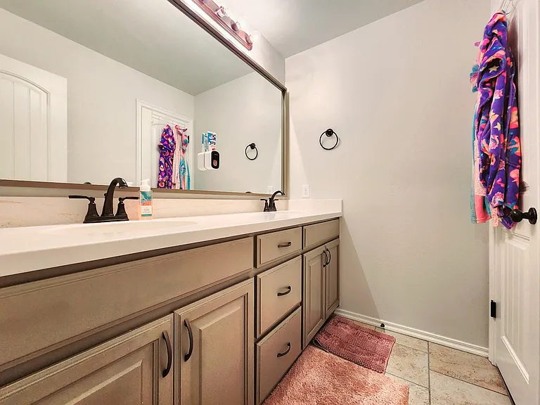 18600 Luna Dr — Photo 21