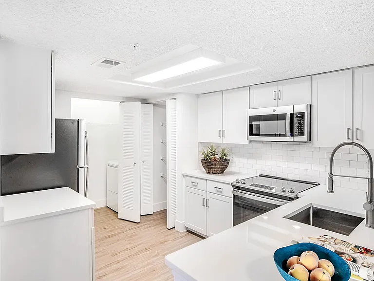 The Cove at Boynton Beach Apartments — Photo 18