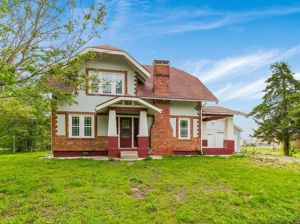 503 Pine St, Wellsville, KS 66092