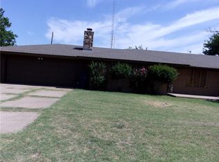 408 E 9th St, Olustee, OK 73560