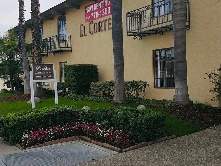 El Cortez Apartments — Photo 20