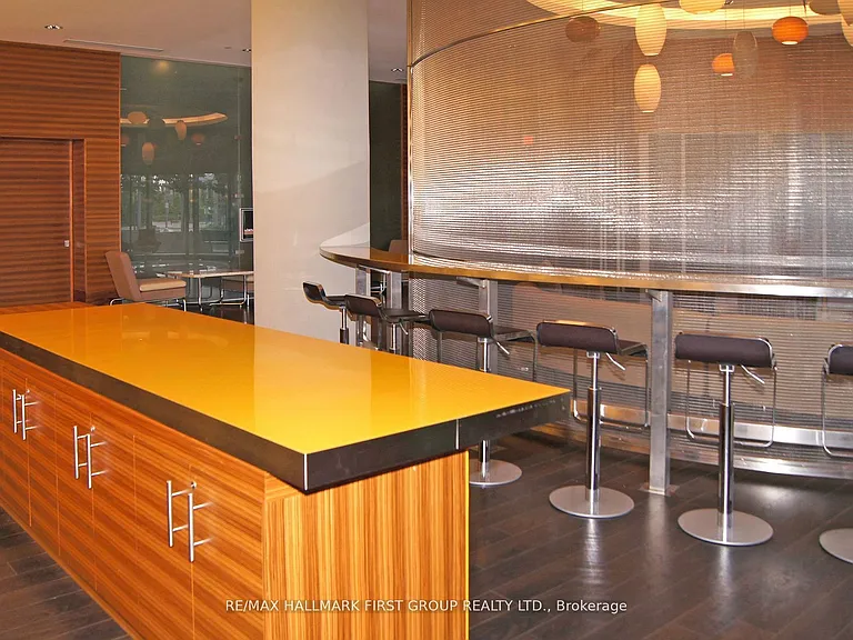 125 Village Green Sq #1409 — Photo 30
