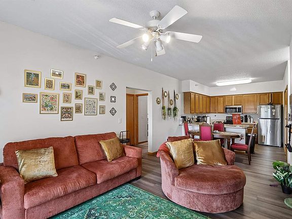 3rd image of 4351 York Pl