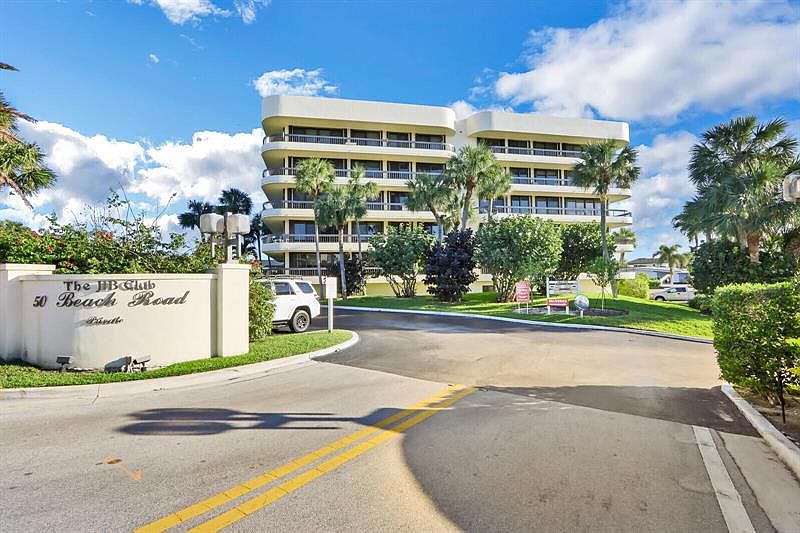 1st image of 50 Beach Rd APT 102