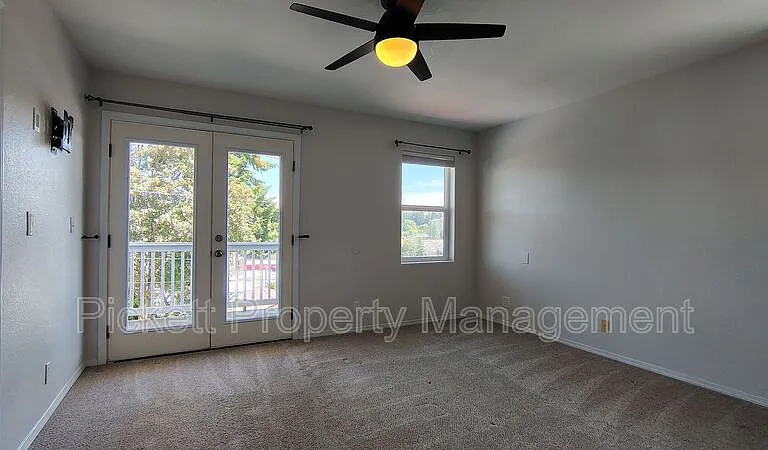 147 N Wycoff Ave — Photo 10