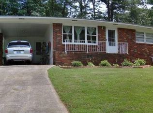 1203 Oakdale Cir, Weaver, AL 36277
