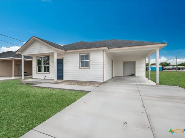 1055 E Pine St, Seguin, TX 78155