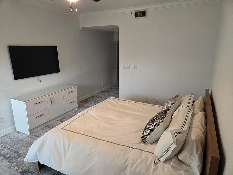 922 N Shore Dr NE — Photo 19