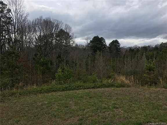 2nd image of 135 Twin Oaks Dr #L 19