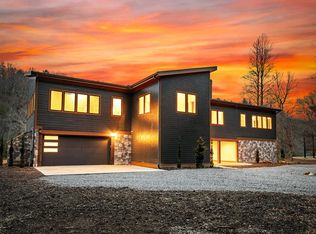 494 Riverbend Mnr, Blue Ridge, GA 30513