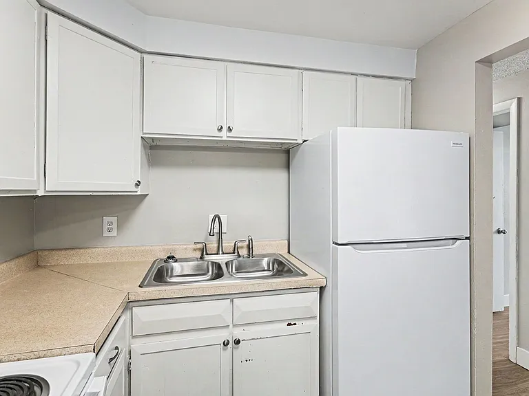 1990 Fenton St — Photo 12