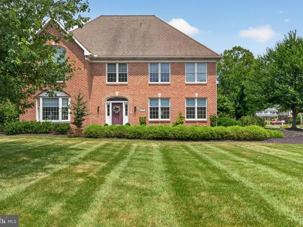 1001 Wetherburn Dr, York, PA 17404