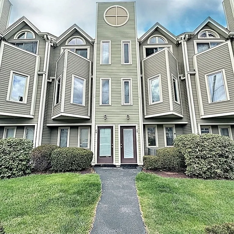 2 bed, 1.5 bath, 1124 sqft, $2,500 — Photo 1