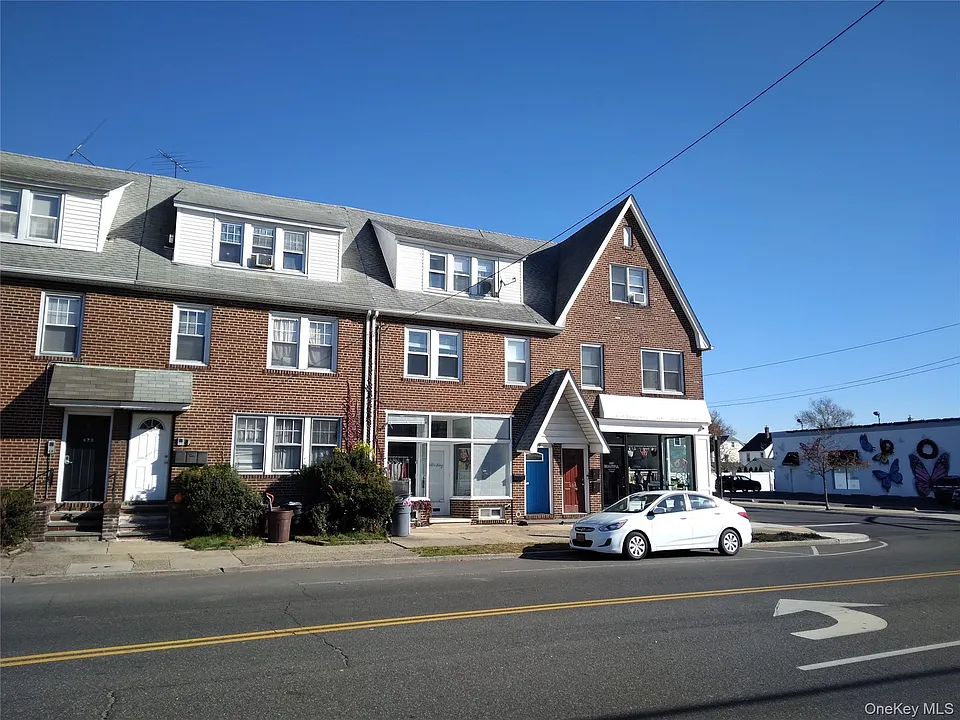 666 Willis Ave