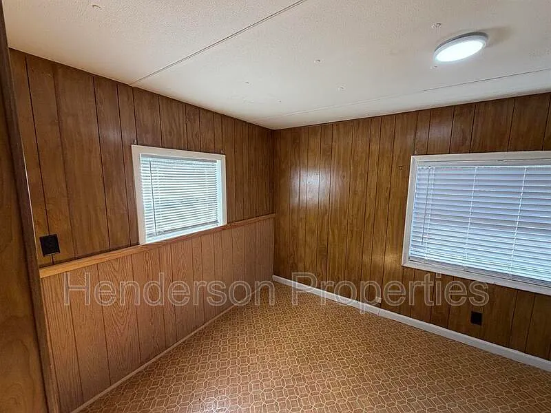 3 bed, 1.5 bath, 924 sqft, $1,250 — Photo 4